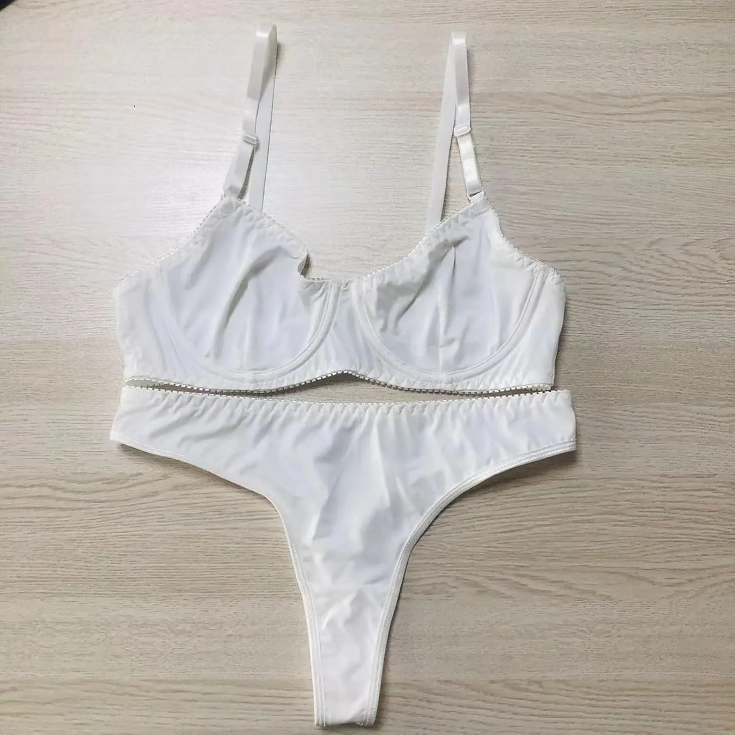 Elegant White Lace Bra and Panty Set Seamless Comfort with Delicate Design Spicy Underwear